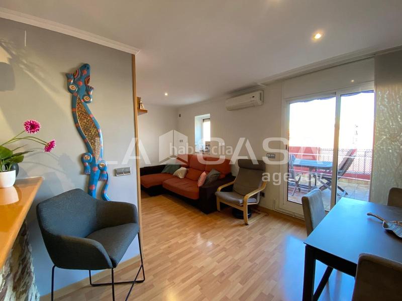 Foto ecf58652-f52c-4433-bc34-8c3780834246. Dachwohnung mit heizung in Fondo Santa Coloma de Gramenet