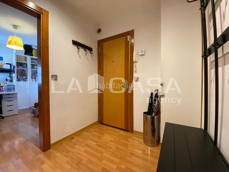 Foto 23ba9c21-5c69-4c96-81a6-08facea28e7d. Penthouse with heating in Fondo Santa Coloma de Gramenet