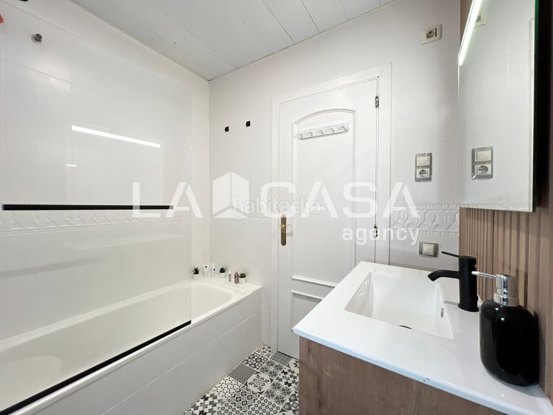 Foto 2894de58-4d36-4473-9703-5fa72695dd00. Pis a Gòtic Barcelona