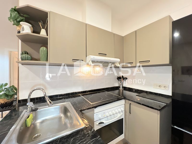 Foto 88120537-cf45-476a-8428-3e82250ea007. Pis a Gòtic Barcelona