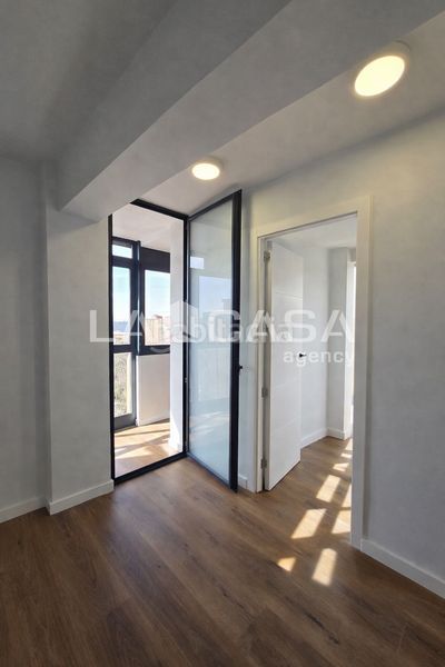 Foto 4f308f9f-7d91-48f5-a86e-59a5ebf69fe1. Àtic amb calefacció a Besòs - Maresme Barcelona