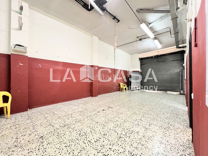 Foto 54bd98af-0d5e-4e34-a187-b351bb08d268. Local comercial a Llefià Badalona