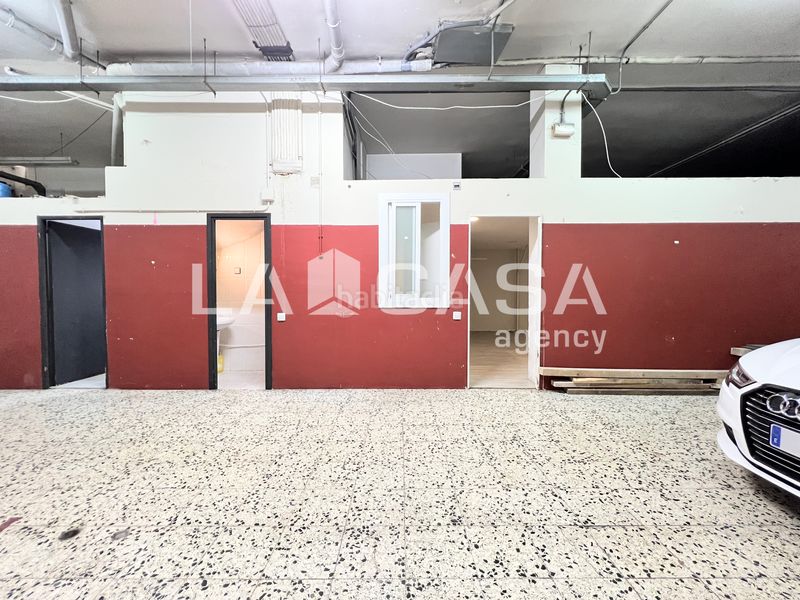 Foto d8ec57ad-f5b0-4d56-a234-1fd5b2191cbc. Local comercial a Llefià Badalona