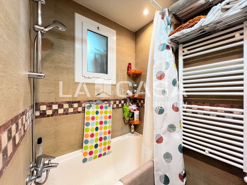 Foto 7a16b46e-dbca-474c-81d7-8ce7423b2ac5. Pis a La Salut Badalona