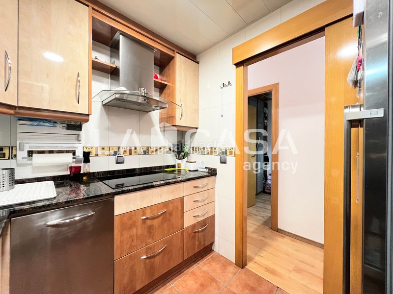 Foto b39cad75-7d83-4514-a406-05a163b3ad32. Pis a La Salut Badalona