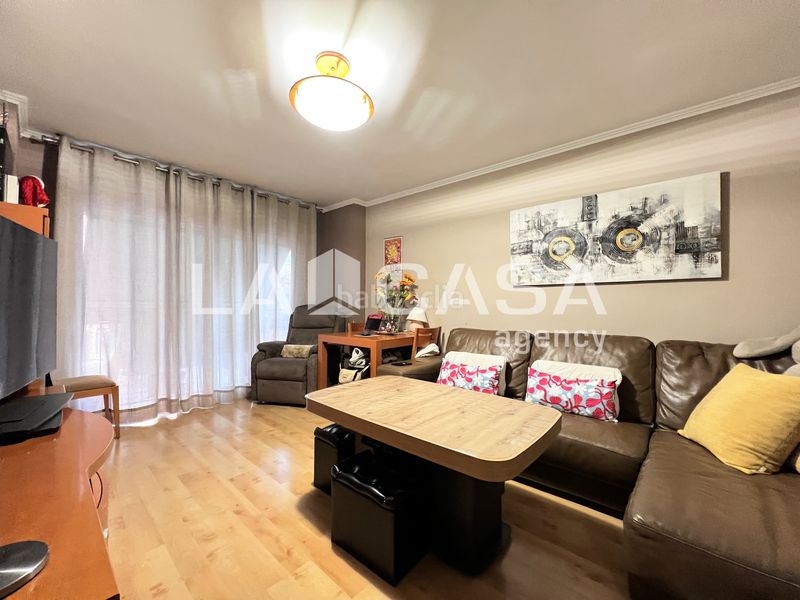 Foto ca2e5819-789a-4b86-8116-5ced8d70fae8. Pis a La Salut Badalona