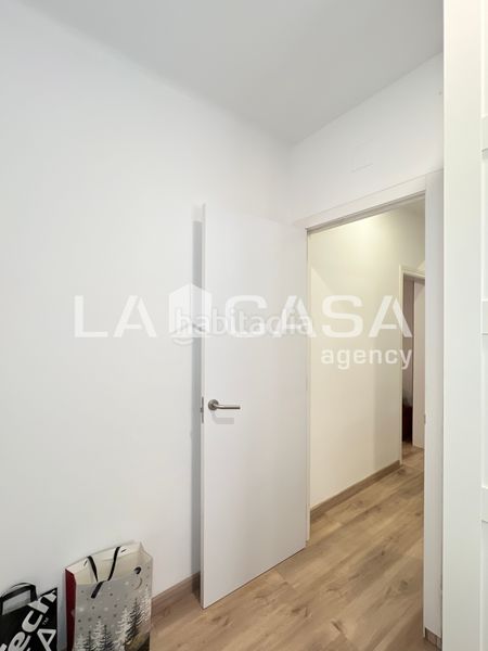 Foto ae5a1c80-3911-4611-bada-d5b7746a3aac. Pis a Prosperitat Barcelona