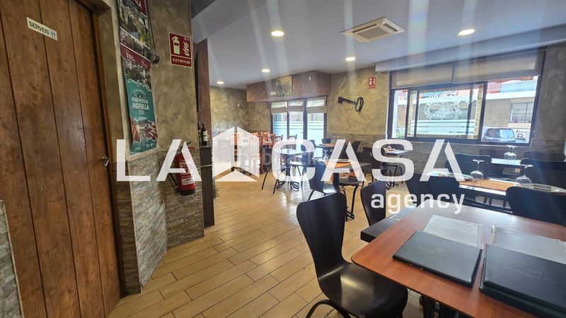 Foto 4de54a7f-0b04-4056-bce1-00ac9346ae11. Local comercial a La Guineueta Barcelona