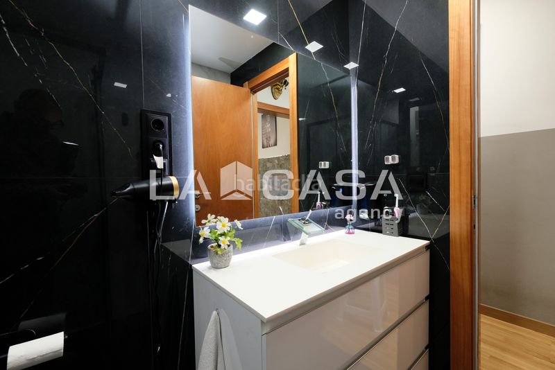 Foto 5604e175-53ad-4eb0-8c72-ac866b89776f. Pis a Vilapicina - Torre Llobeta Barcelona