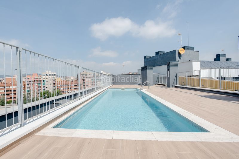 Foto deefe7a6-1190-4b57-a0d3-bc66584644cb. Pis amb calefacció aparcament piscina a El Remei Badalona