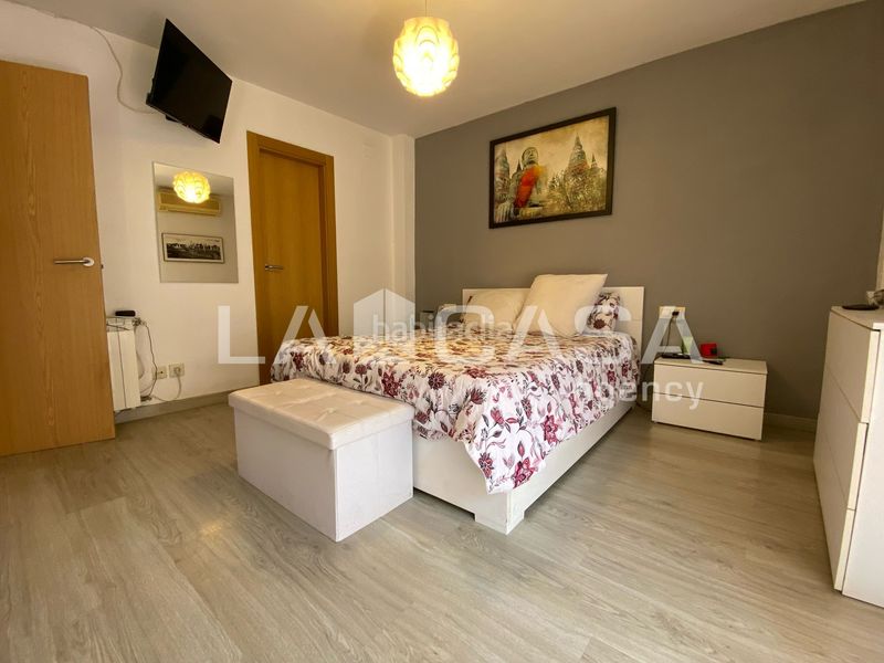 Foto 4a24d225-73bf-4567-8f09-47d5f56cd507. Casa amb calefacció aparcament a Puigfred Badalona