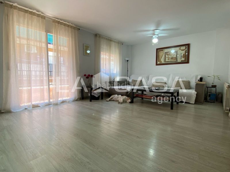 Foto 7c311719-2d3d-4181-be53-8ddb531a8284. Casa amb calefacció aparcament a Puigfred Badalona