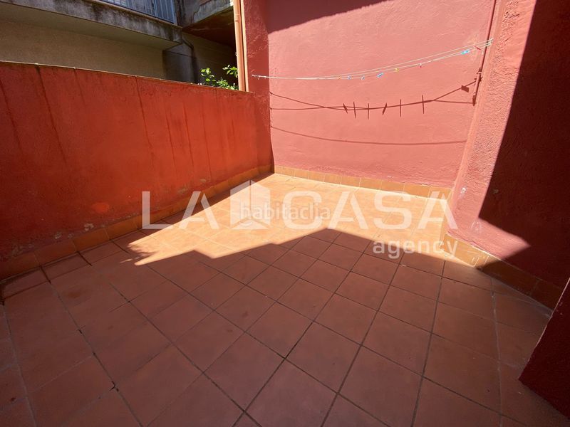 Foto 89bfb079-8d6e-4fd0-95ab-74525793108b. Casa amb calefacció aparcament a Puigfred Badalona