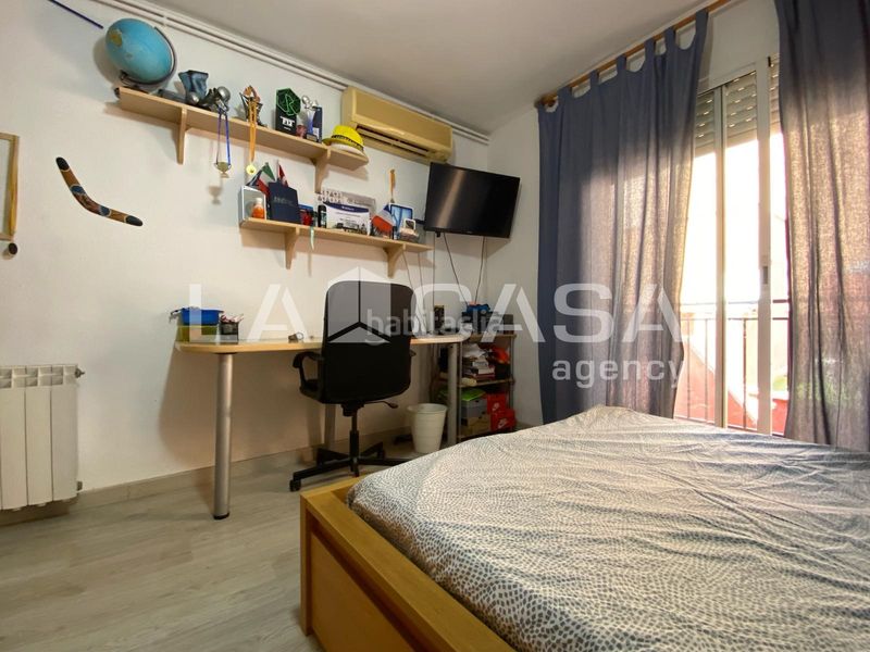 Foto 97dd53e0-dd73-4ec9-a42f-ec1a4aa5e549. Casa amb calefacció aparcament a Puigfred Badalona