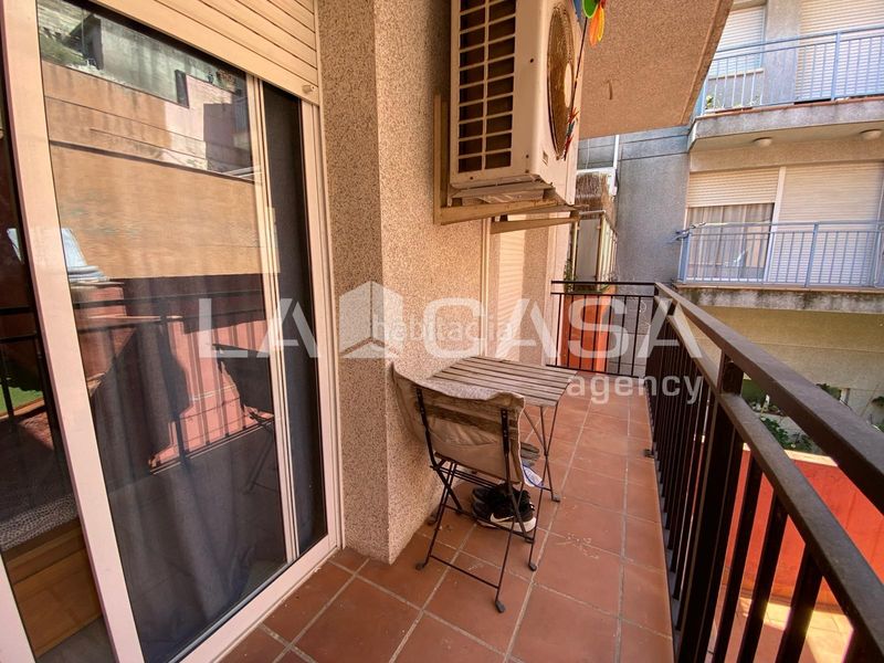Foto b787449d-1b6b-456b-be46-47a5c12fd779. Casa amb calefacció aparcament a Puigfred Badalona