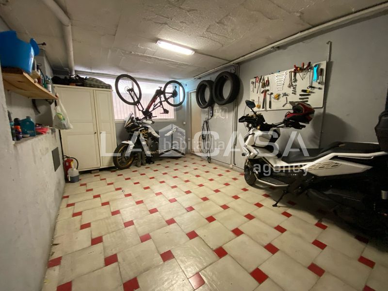 Foto e4e7055d-862d-49cd-912b-a94e2ff65858. Casa amb calefacció aparcament a Puigfred Badalona