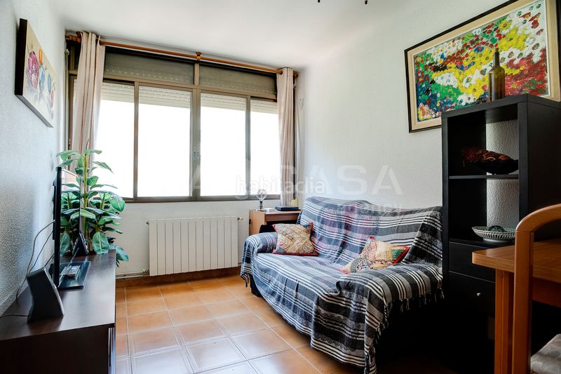 Foto e1a24635-480d-41a9-8428-7ad2bd51c1a5. Pis amb calefacció a Sant Ildefons Cornellà de Llobregat
