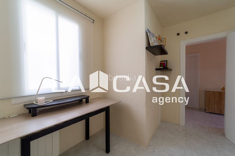 Foto f4422165-220c-433f-8410-764389423d81. Àtic a Prosperitat Barcelona
