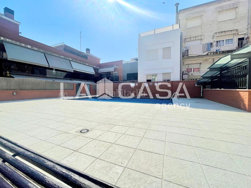 Foto a45f6258-dfad-4ded-905f-01bf39198a62. Dúplex amb calefacció aparcament piscina a Gorg Badalona