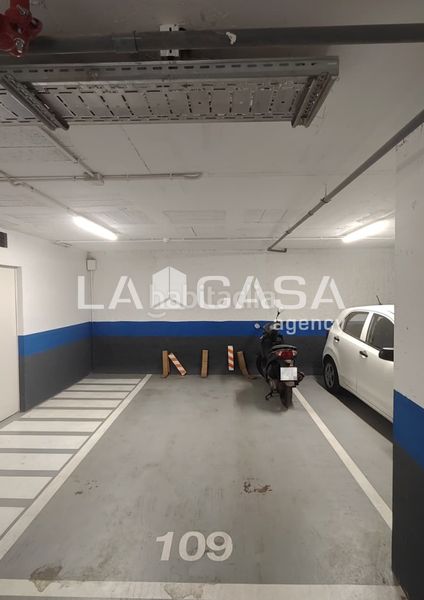 Foto d66efb0d-cbe1-40b8-ad67-559d5a2c1580. Pis amb aparcament a Llefià Badalona