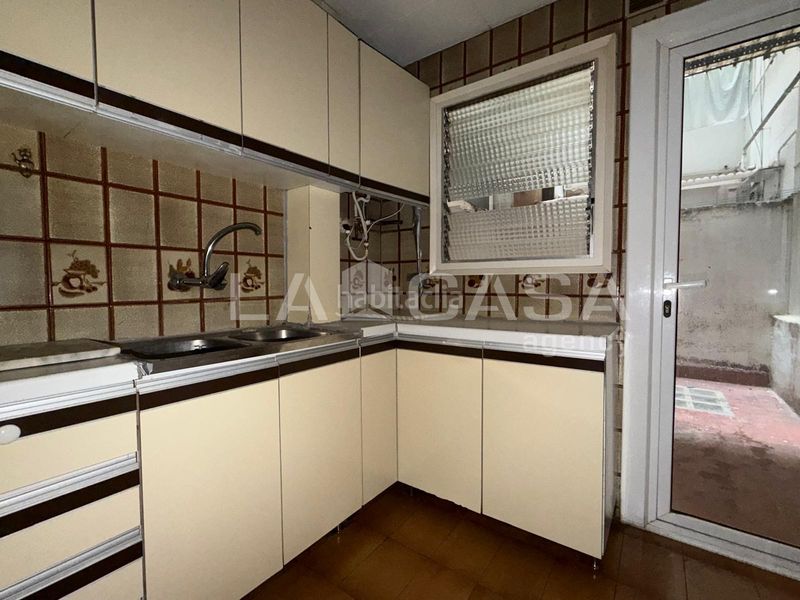 Foto b816ad28-30bf-45f5-bd9b-3002f9c24344. Pis a Navas Barcelona