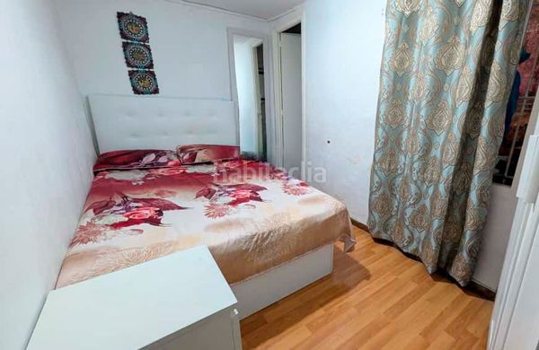 Foto 13fade45-b305-48ce-91a9-758fa9285b6c. Pis a Raval Barcelona