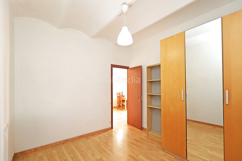 Foto f0aade0a-d0a4-45dd-b169-7e894fc0d01d. Pis a Sants Barcelona