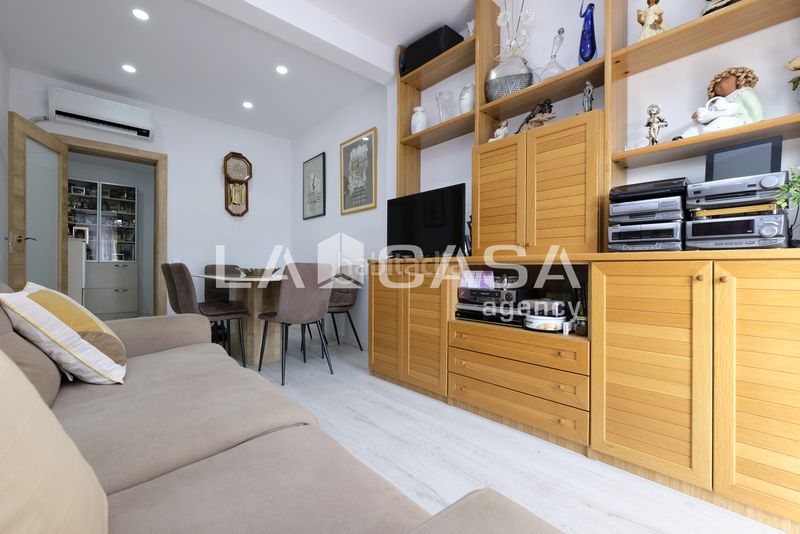 Foto 1071c0a8-4dd6-4686-b4b1-2a4f4f848132. Pis a Vilapicina - Torre Llobeta Barcelona