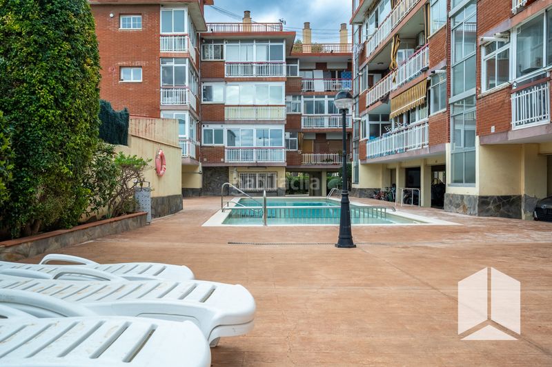 Foto 85e7a731-e2ae-4ffd-87cf-bc2a382262a2. Àtic amb aparcament piscina a Les Botigues Castelldefels