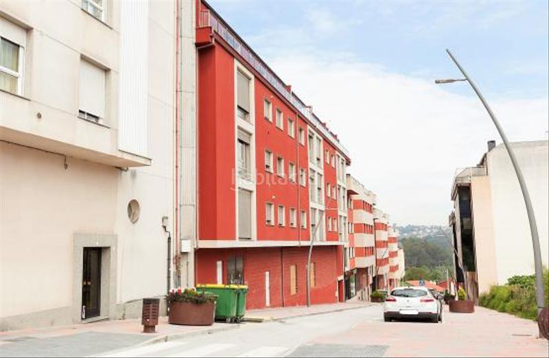 Foto 0f8e0f2e-9b7c-4a4f-ab94-f687c5cce1f2. Local comercial en costa do pincho nº 53 - 57 53 local comercial, con una plaza de garaje como anejo, tiene 575 m construidos en venta en la planta baja de un edificio de la loc en Carral