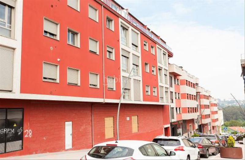 Foto 6bef4572-8407-427c-b8e5-2988a9a2de07. Local comercial en costa do pincho nº 53 - 57 53 local comercial, con una plaza de garaje como anejo, tiene 575 m construidos en venta en la planta baja de un edificio de la loc en Carral