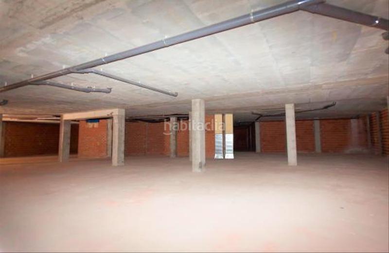 Foto 81e52c76-9b87-476b-8a38-c328c912206b. Local comercial en costa do pincho nº 53 - 57 53 local comercial, con una plaza de garaje como anejo, tiene 575 m construidos en venta en la planta baja de un edificio de la loc en Carral