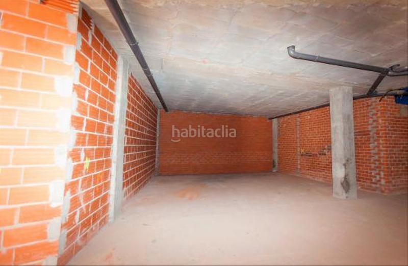 Foto 8d44bcd4-4160-4383-8390-3638b9a2a337. Local comercial en costa do pincho nº 53 - 57 53 local comercial, con una plaza de garaje como anejo, tiene 575 m construidos en venta en la planta baja de un edificio de la loc en Carral