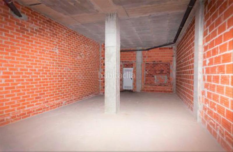 Foto fd0cc4dc-2400-4f4f-a47a-1a0e58486d44. Local comercial en costa do pincho nº 53 - 57 53 local comercial, con una plaza de garaje como anejo, tiene 575 m construidos en venta en la planta baja de un edificio de la loc en Carral