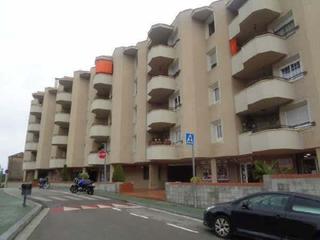 Aparcament cotxe a Jaume brutau 24-32 24. Deja de buscar dónde aparcar tu moto y ven a ver esta plaza de g