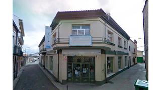 Local Comercial a Honda 10. Bajo comercial y primera planta, formados por 4 fincas registral