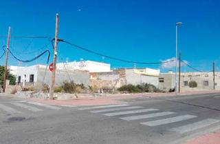 Terreno residenziale in Cabrera 34. Tu suelo al mejor precio en venta en almería capital almería. se