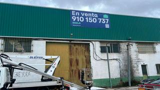 Fabrikhalle in De ocaña 29. Conjunto de 3 naves industriales a la venta en situadas a los pi