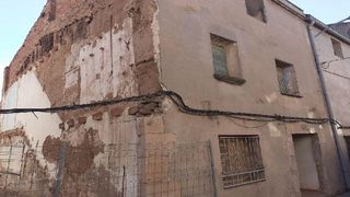 House en General prim 32. Casa de 4 habitaciones, 1 ba�o, cocina y sal�n distribuidos en v