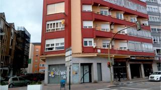 Local commercial à Cantabria 23. Local comercial en venta en avda cantabria 23 a en la localidad