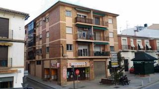 Business premise in Cruz blanca 20. Local comercial en venta en la planta baja de un edificio reside