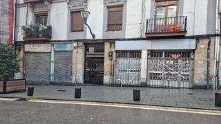 Local commercial à Bruno mauricio zabala 19. Conjunto de 2 locales comerciales a la venta en la planta baja d