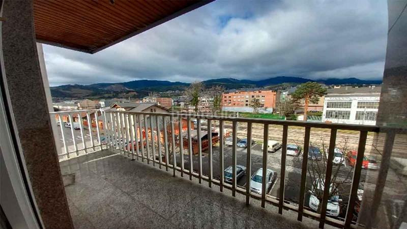Foto 01b2e091-a9d7-4783-9601-9b02a126f2a0. Piso en eloi rodriguez barrios vivienda en venta, ubicada en la 3 planta alta de un edificio, en la localidad del barco de valdeorras cuenta con una superficie d en Barco de Valdeorras (O)