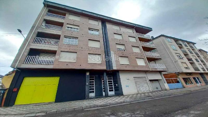 Foto 24bf625b-3cc6-4282-a638-ce0b6016e656. Piso en eloi rodriguez barrios vivienda en venta, ubicada en la 3 planta alta de un edificio, en la localidad del barco de valdeorras cuenta con una superficie d en Barco de Valdeorras (O)