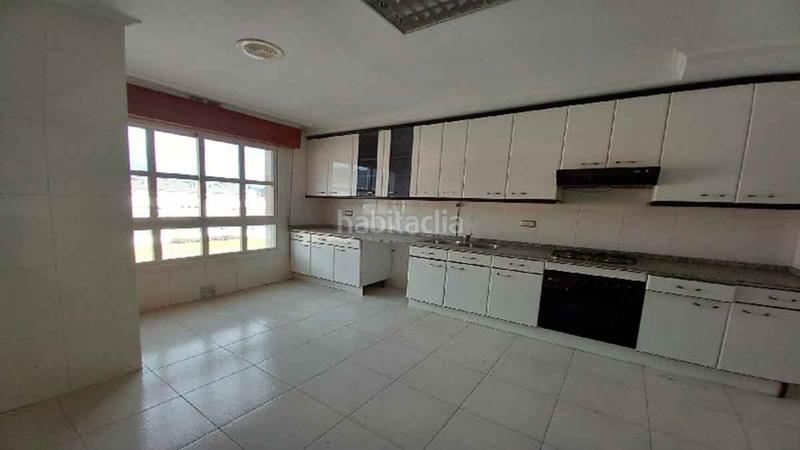 Foto 35ad9bad-2cf9-47bd-9e26-9c8d2e7631be. Piso en eloi rodriguez barrios vivienda en venta, ubicada en la 3 planta alta de un edificio, en la localidad del barco de valdeorras cuenta con una superficie d en Barco de Valdeorras (O)