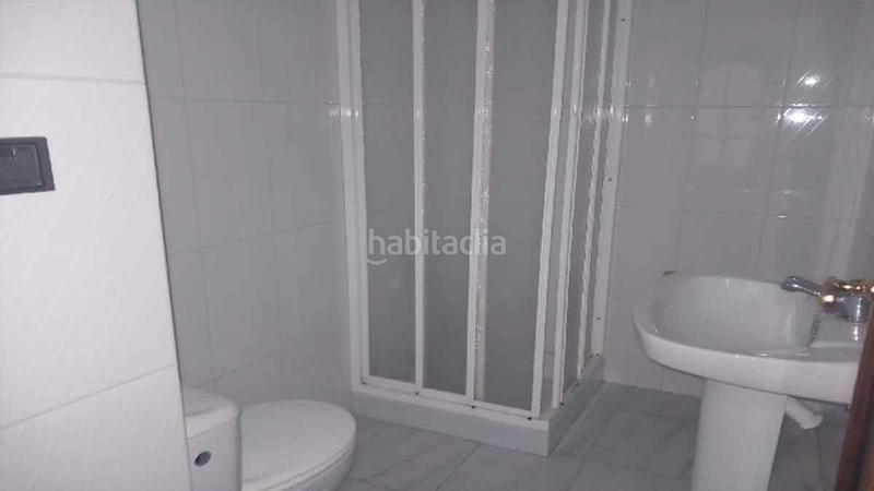 Foto a0a525b7-c8e5-4a69-bea6-2c144fc59a83. Piso en eloi rodriguez barrios vivienda en venta, ubicada en la 3 planta alta de un edificio, en la localidad del barco de valdeorras cuenta con una superficie d en Barco de Valdeorras (O)