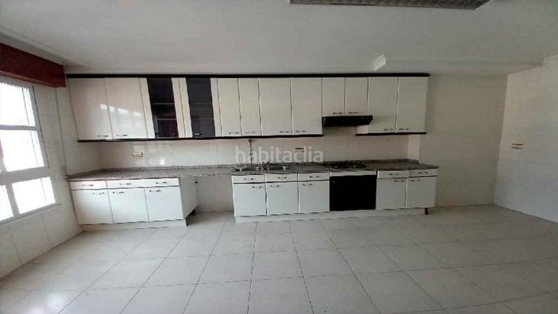 Foto cba699da-408c-489e-bc31-9551debfc4c7. Piso en eloi rodriguez barrios vivienda en venta, ubicada en la 3 planta alta de un edificio, en la localidad del barco de valdeorras cuenta con una superficie d en Barco de Valdeorras (O)