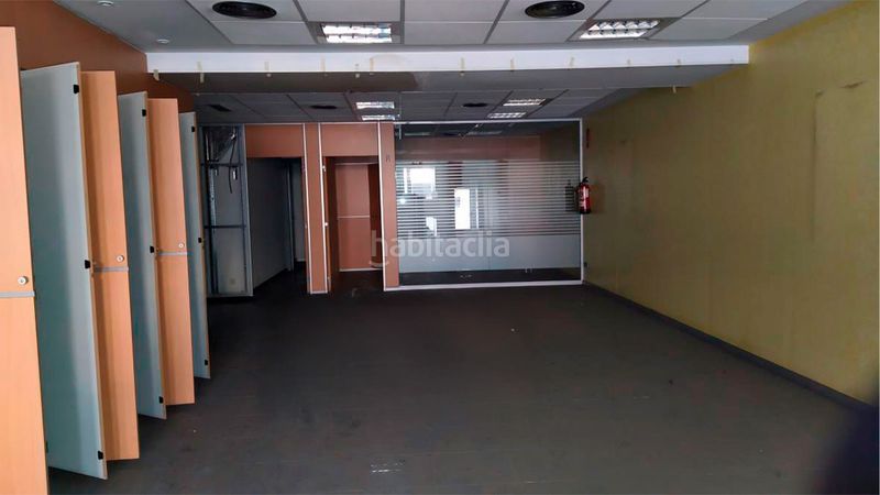 Foto da2de673-6ef0-4b09-9282-969ab35a4437. Business premise in de sabadell 18 in La Serreta Rubí
