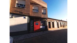 Local Comercial en Castelar 7. Local comercial ubicado en la planta baja de un edificio, en la