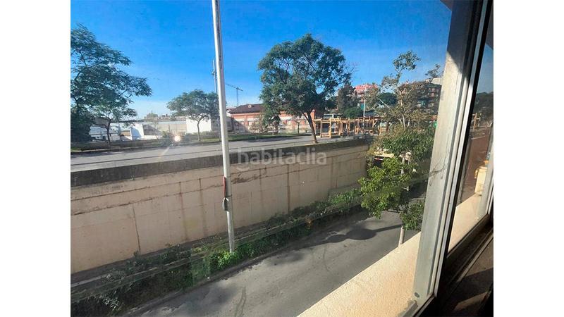 Foto 0984bd27-2990-4d9c-a597-406e303b77fb. Locale commerciale in rambla badal in La Bordeta Barcelona